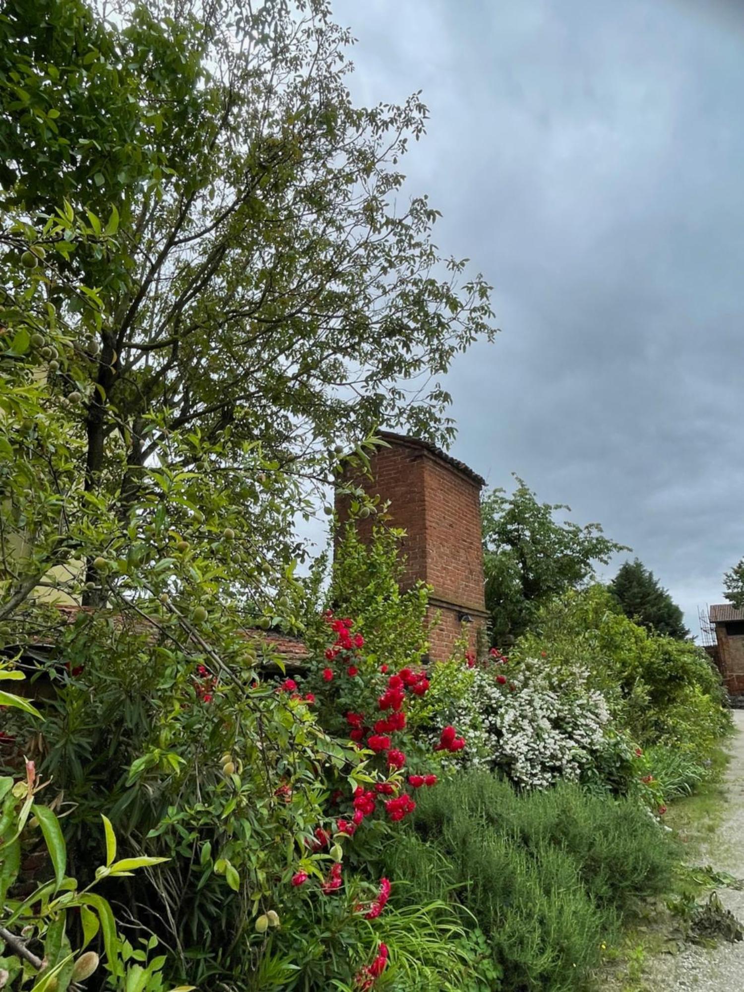 Agriturismo Olivazzi Quattordio Eksteriør billede